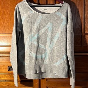 EUC Under Armour sweatshirt size medium